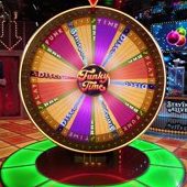 App mobile do 76k.com em smartphone com tela de slots aberta